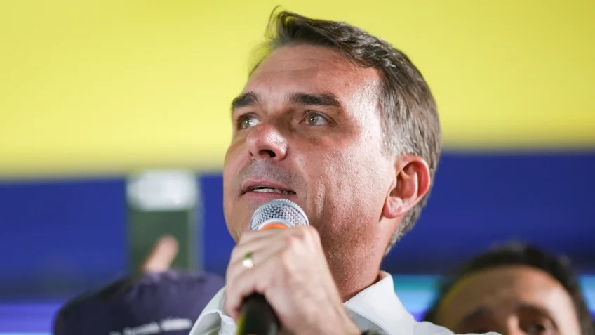 flavio-bolsonaro-goiania-848x477